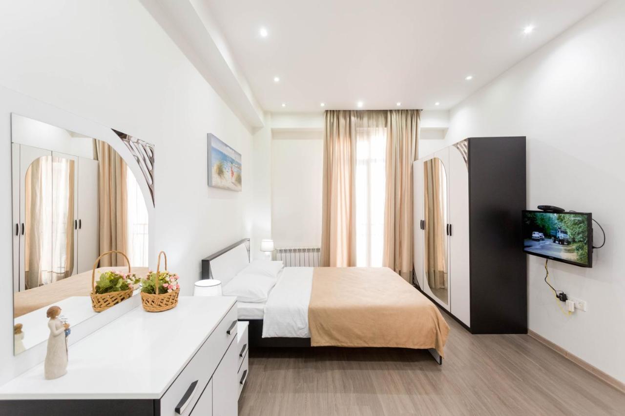 Central Cosy 5Bd-5Bath Apartment Tbilissi Extérieur photo